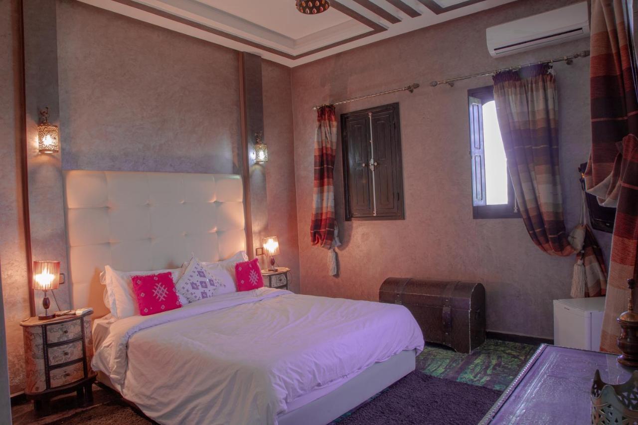 Jnanat Aicha Guesthouse Wawizelte ภายนอก รูปภาพ